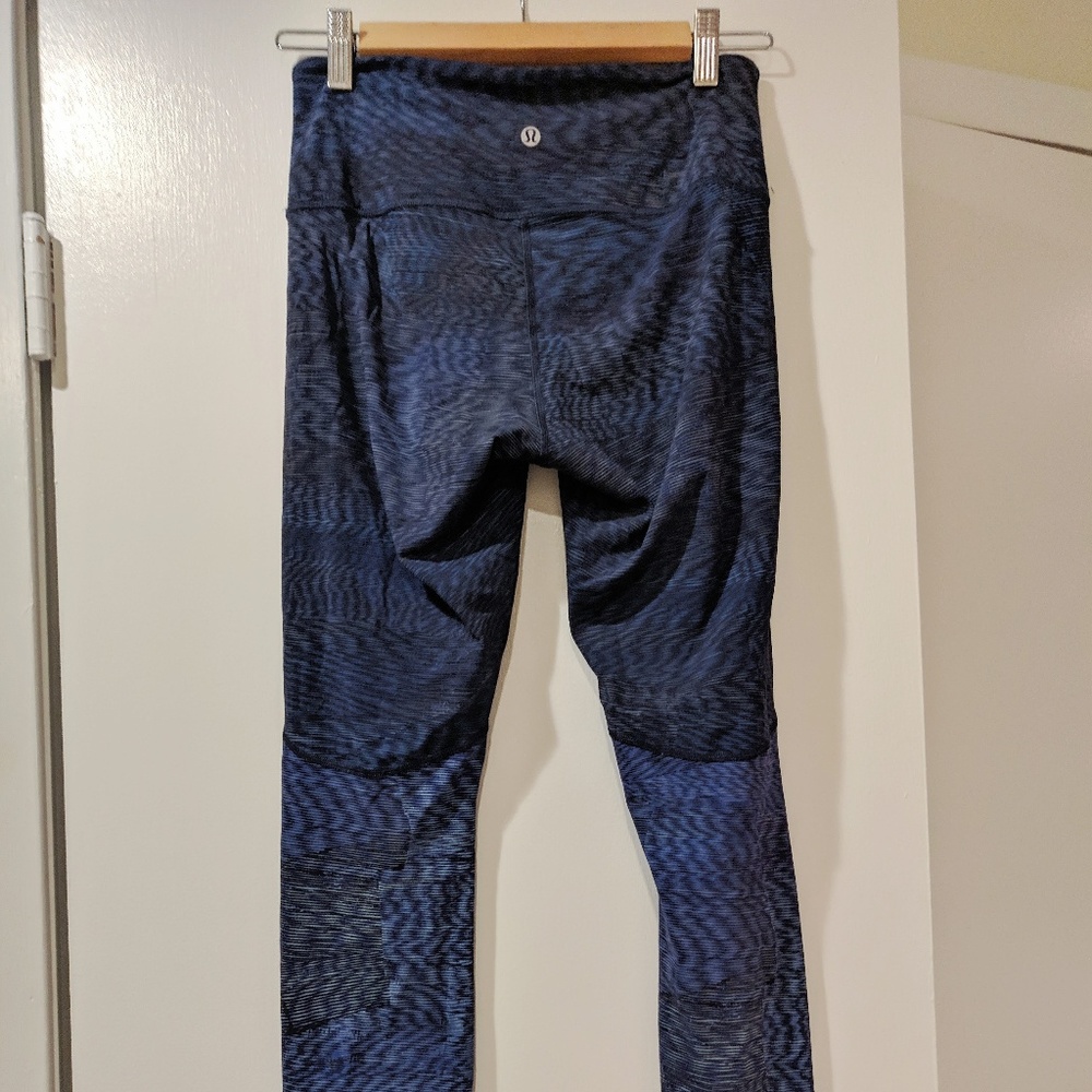 Lululemon Wunder Under -- Blue/Grey pattern - Picture 6 of 8